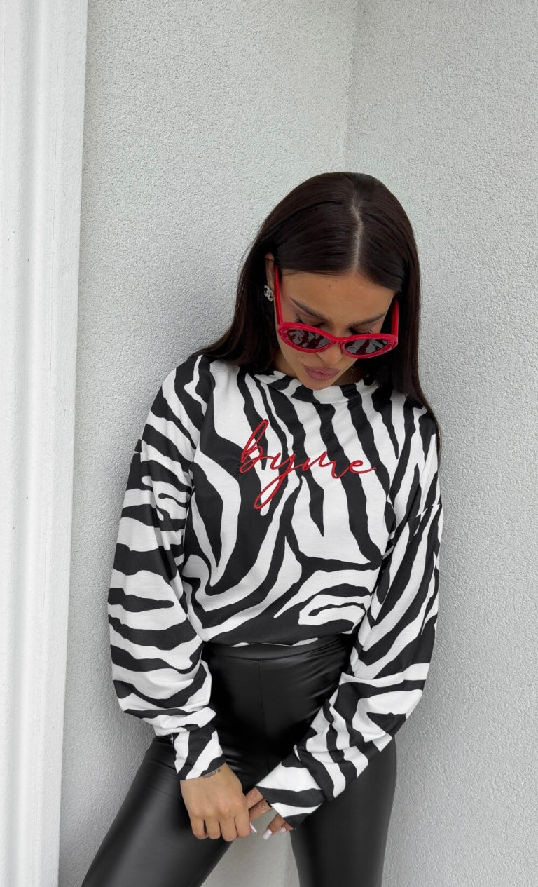 LOGO zebra print sweatshirt – black and white 🇵🇱 Bluza dresowa LOGO print zebra – biało-czarna ByMe